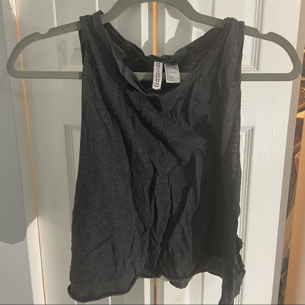 Short sleeve gray crop top
